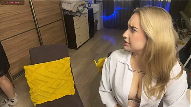Snapshot of xxx_sandra_ chatting on 07-21-26, 02:19 xxx sandra online show from 07-21-26, 02:19