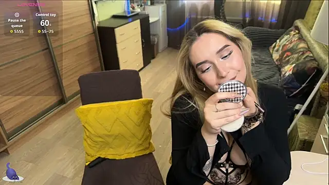 Snapshot of xxx_sandra_ chatting on 08-03-26, 01:38 xxx sandra online show from 08-03-26, 01:38