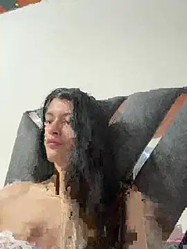 Snapshot of LiaCollings chatting on 05-05-26, 11:29 LiaCollings online show from 05-05-26, 11:29