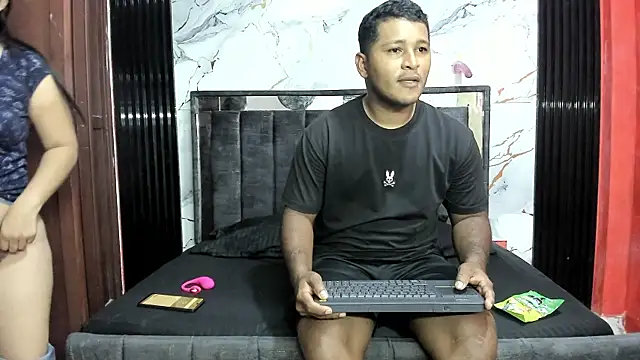 Snapshot of brutal_sex_love chatting on 05-04-26, 01:01 brutal sex love online show from 05-04-26, 01:01