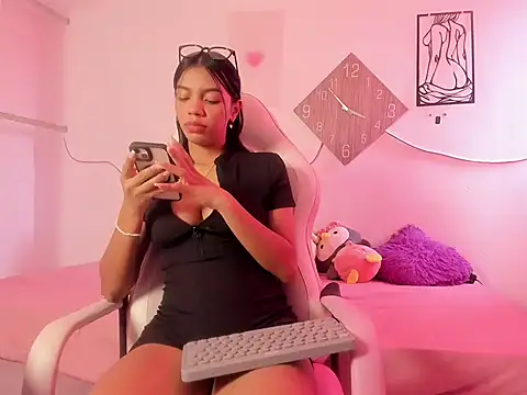 Snapshot of Valy_hot chatting on 09-08-25, 02:49 Valy hot online show from 09-08-25, 02:49