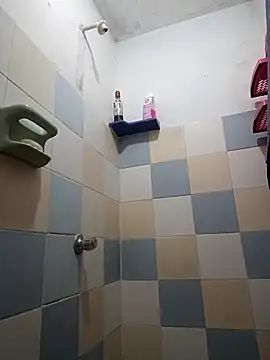 Snapshot of SweetMichel_ chatting on 10-10-25, 04:00 SweetMichel online show from 10-10-25, 04:00