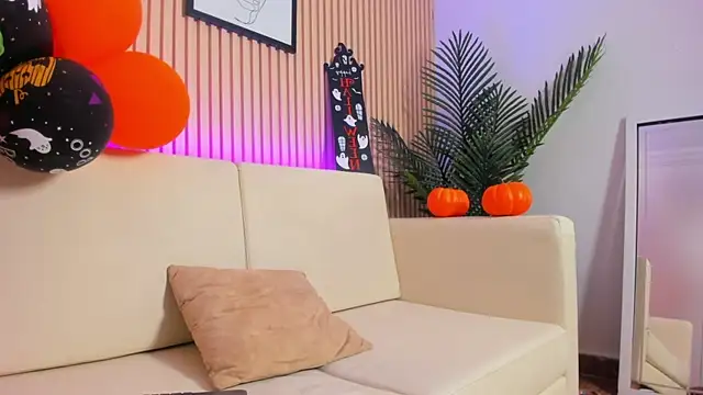 Brunette  boy online show from 10-31-25, 03:40