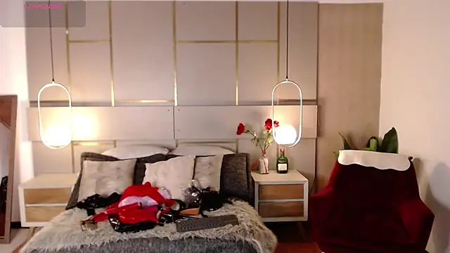 Snapshot of Lina_Montclair chatting on 09-23-25, 08:01 Lina Montclair online show from 09-23-25, 08:01