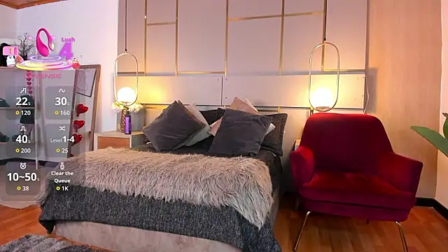 Snapshot of Lina_Montclair chatting on 02-18-26, 07:32 Lina Montclair online show from 02-18-26, 07:32