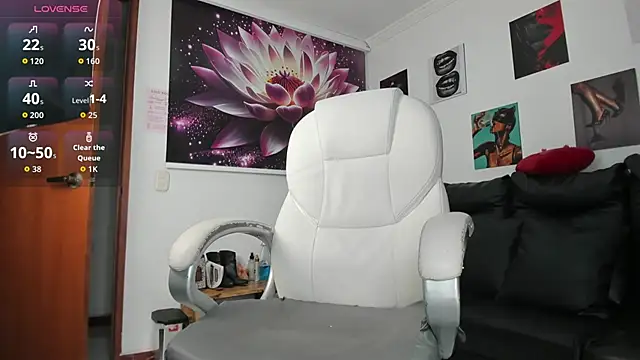 lycoris 19 online show from 09-25-25, 08:45