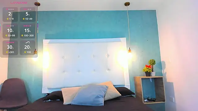 Snapshot of Heidy_milf chatting on 01-10-26, 08:43 Heidy milf online show from 01-10-26, 08:43