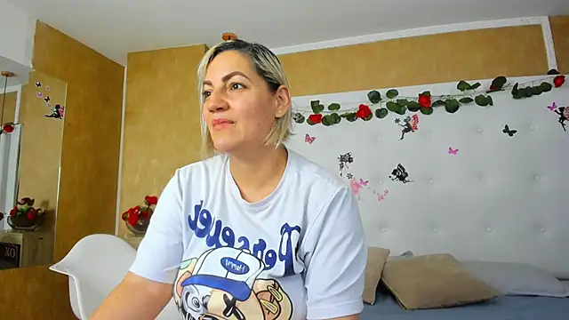 Snapshot of Heidy_milf chatting on 02-23-26, 08:06 Heidy milf online show from 02-23-26, 08:06