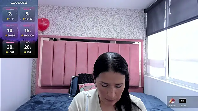 Snapshot of Barbara_fox__ chatting on 10-17-25, 12:08 Barbara fox online show from 10-17-25, 12:08
