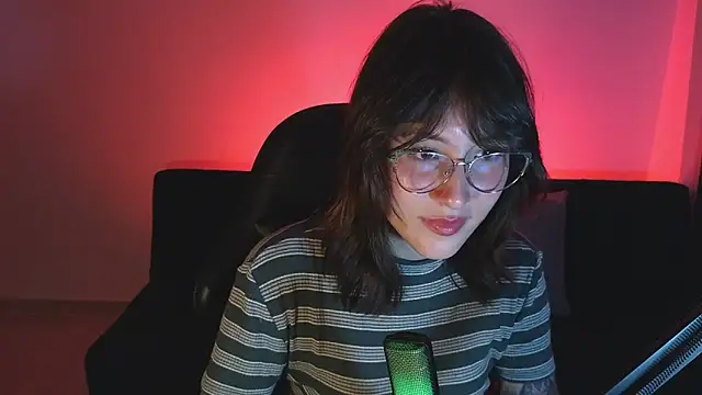Yulienneg online show from 06-26-26, 01:43