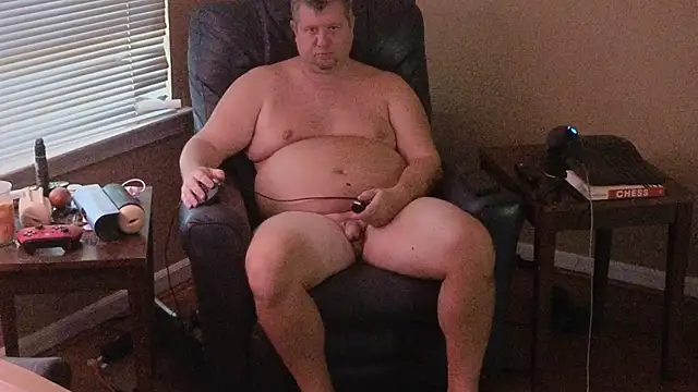 Snapshot of Single_White_Male chatting on 09-29-25, 08:35 Single White Male online show from 09-29-25, 08:35