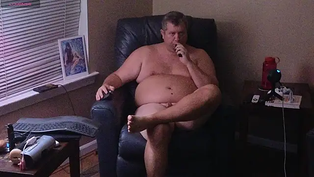 Snapshot of Single_White_Male chatting on 10-01-25, 12:27 Single White Male online show from 10-01-25, 12:27