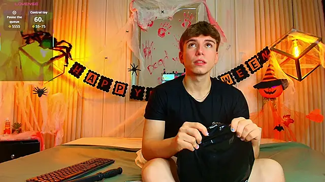 TaylerWhite online show from 10-25-25, 12:45