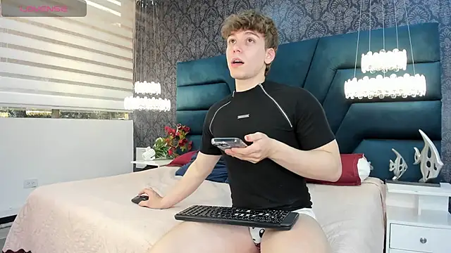 TaylerWhite online show from 03-28-26, 11:43