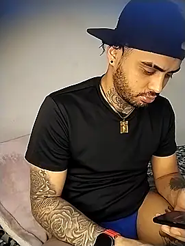 Snapshot of marko_blaze chatting on 11-26-25, 04:57 marko blaze online show from 11-26-25, 04:57