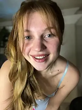 Snapshot of Emaline_Fane chatting on 05-17-26, 07:43 Emaline Fane online show from 05-17-26, 07:43
