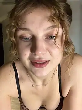Snapshot of Emaline_Fane chatting on 06-02-26, 06:43 Emaline Fane online show from 06-02-26, 06:43
