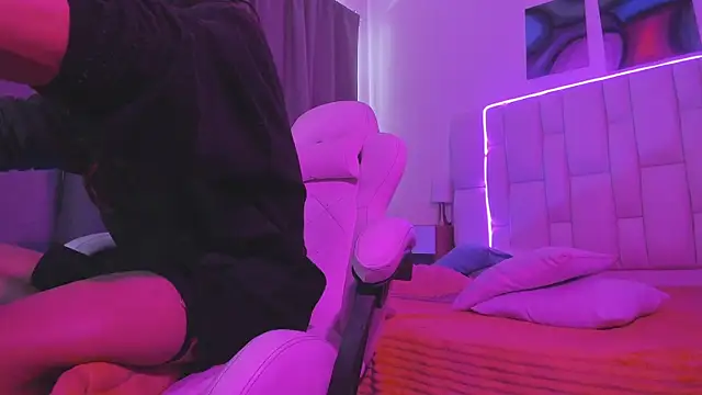 MilkWhore1 online show from 03-31-26, 08:31