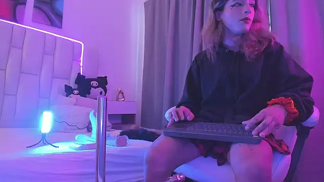 MilkWhore1 online show from 04-22-26, 08:10