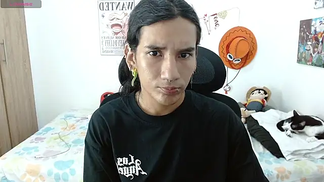 Snapshot of Max0n_ chatting on 11-08-25, 01:50 Max0n online show from 11-08-25, 01:50