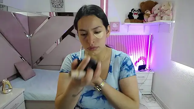 Snapshot of Mia_garcia28 chatting on 07-15-26, 03:39 Mia garcia28 online show from 07-15-26, 03:39