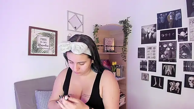 Snapshot of Lana_Herondale chatting on 10-30-25, 09:26 Lana Herondale online show from 10-30-25, 09:26