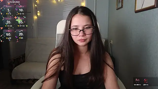 LuciaSenual online show from 10-13-25, 03:45