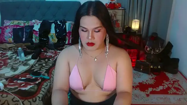 Snapshot of LustfullVelindaks chatting on 11-06-25, 08:15 LustfullVelindaks online show from 11-06-25, 08:15