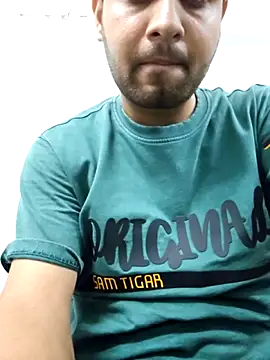 Snapshot of king_aaru2004 chatting on 09-10-25, 06:46 king aaru2004 online show from 09-10-25, 06:46