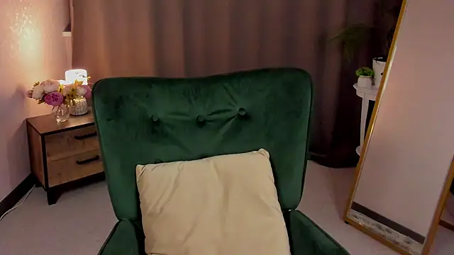 Snapshot of cute_luucy chatting on 02-02-26, 03:27 cute luucy online show from 02-02-26, 03:27