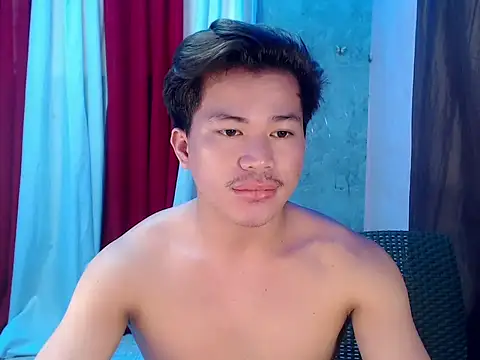 Snapshot of Mackycums chatting on 07-19-26, 12:47 Mackycums online show from 07-19-26, 12:47