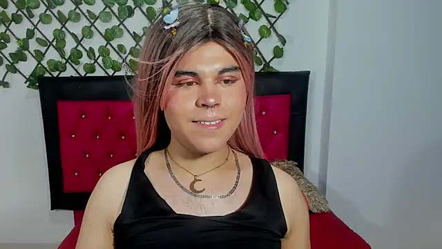 Lady Evelynn online show from 10-04-25, 07:06