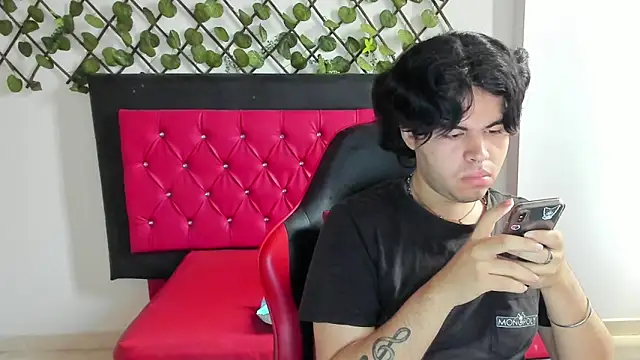 Lady Evelynn online show from 10-15-25, 05:13