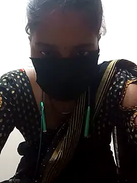 Snapshot of 3USHA chatting on 10-24-25, 03:52 3USHA online show from 10-24-25, 03:52