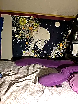 Snapshot of xXKnifeRiderXx chatting on 09-26-25, 01:53 xXKnifeRiderXx online show from 09-26-25, 01:53