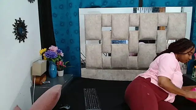 AmbarSmit online show from 11-01-25, 07:05