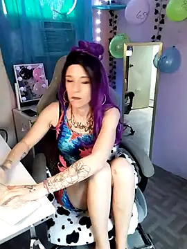 Snapshot of Purple2StayThnxx chatting on 09-27-25, 09:42 Purple2StayThnxx online show from 09-27-25, 09:42