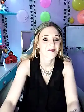 Snapshot of Purple2StayThnxx chatting on 09-28-25, 10:31 Purple2StayThnxx online show from 09-28-25, 10:31