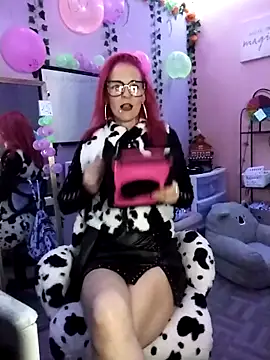 Snapshot of Purple2StayThnxx chatting on 10-12-25, 10:36 Purple2StayThnxx online show from 10-12-25, 10:36