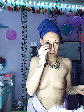 Snapshot of Purple2StayThnxx chatting on 10-20-25, 08:42 Purple2StayThnxx online show from 10-20-25, 08:42