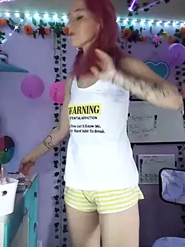 Snapshot of Purple2StayThnxx chatting on 10-21-25, 01:23 Purple2StayThnxx online show from 10-21-25, 01:23