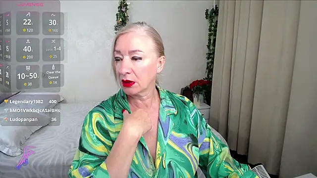 hunters woman online show from 07-21-26, 01:08