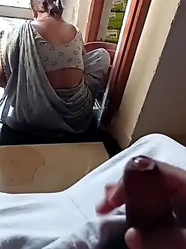 Snapshot of twpatil chatting on 11-22-25, 10:58 twpatil online show from 11-22-25, 10:58