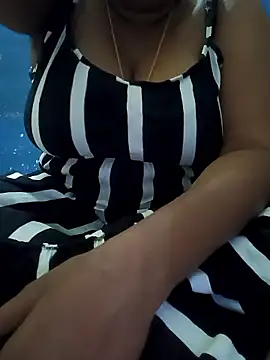 Snapshot of telugumallika chatting on 01-12-26, 04:56 telugumallika online show from 01-12-26, 04:56