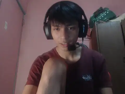 Snapshot of Kyoshi_19 chatting on 05-10-26, 12:32 Kyoshi 19 online show from 05-10-26, 12:32
