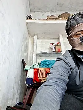 Snapshot of RAYI_Queen_3 chatting on 01-05-26, 11:41 RAYI Queen 3 online show from 01-05-26, 11:41