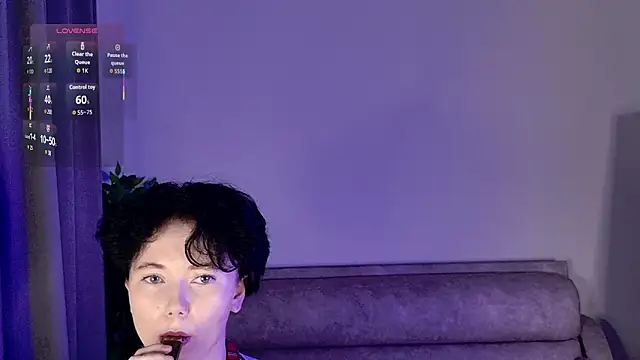 Snapshot of RinaShy chatting on 09-19-25, 05:20 RinaShy online show from 09-19-25, 05:20