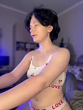 Snapshot of RinaShy chatting on 12-15-25, 05:12 RinaShy online show from 12-15-25, 05:12