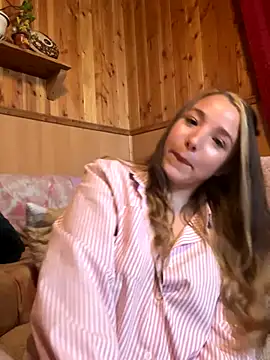 Snapshot of sashapulse chatting on 09-20-25, 01:06 sashapulse online show from 09-20-25, 01:06