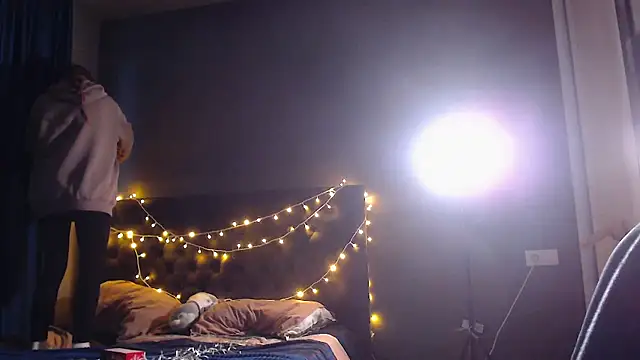 Snapshot of tokyomeow chatting on 11-26-25, 04:24 tokyomeow online show from 11-26-25, 04:24